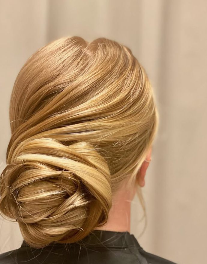 Elegant opsætning i honningblond